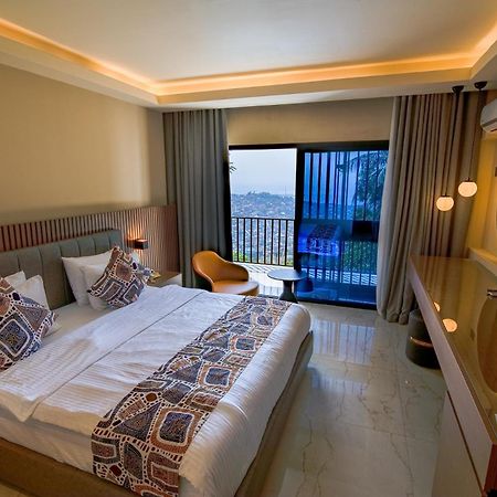The Country Lodge Hotel Freetown Kültér fotó