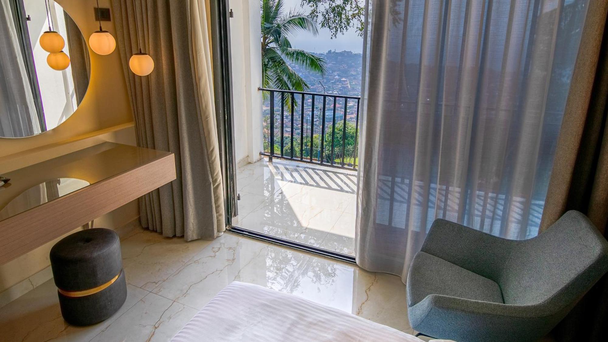 The Country Lodge Hotel Freetown Kültér fotó