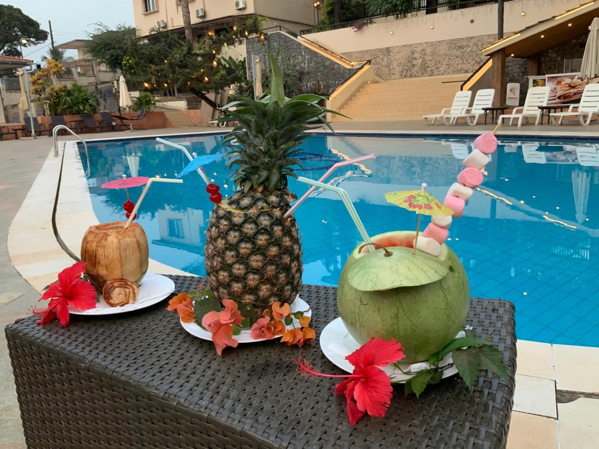 The Country Lodge Hotel Freetown Kültér fotó