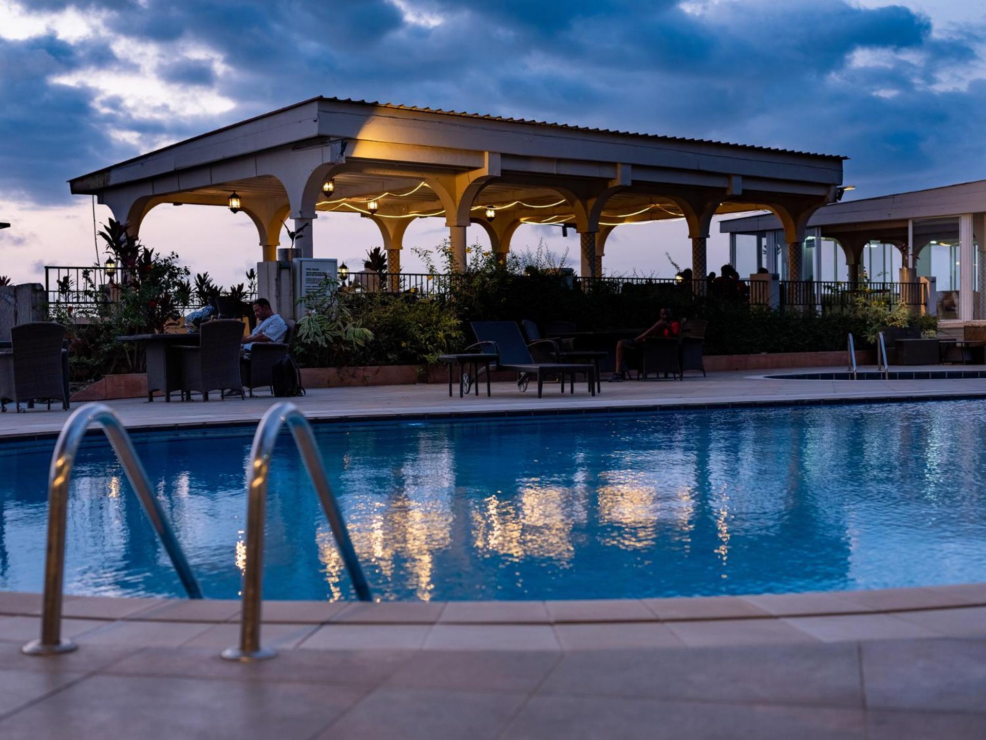 The Country Lodge Hotel Freetown Kültér fotó