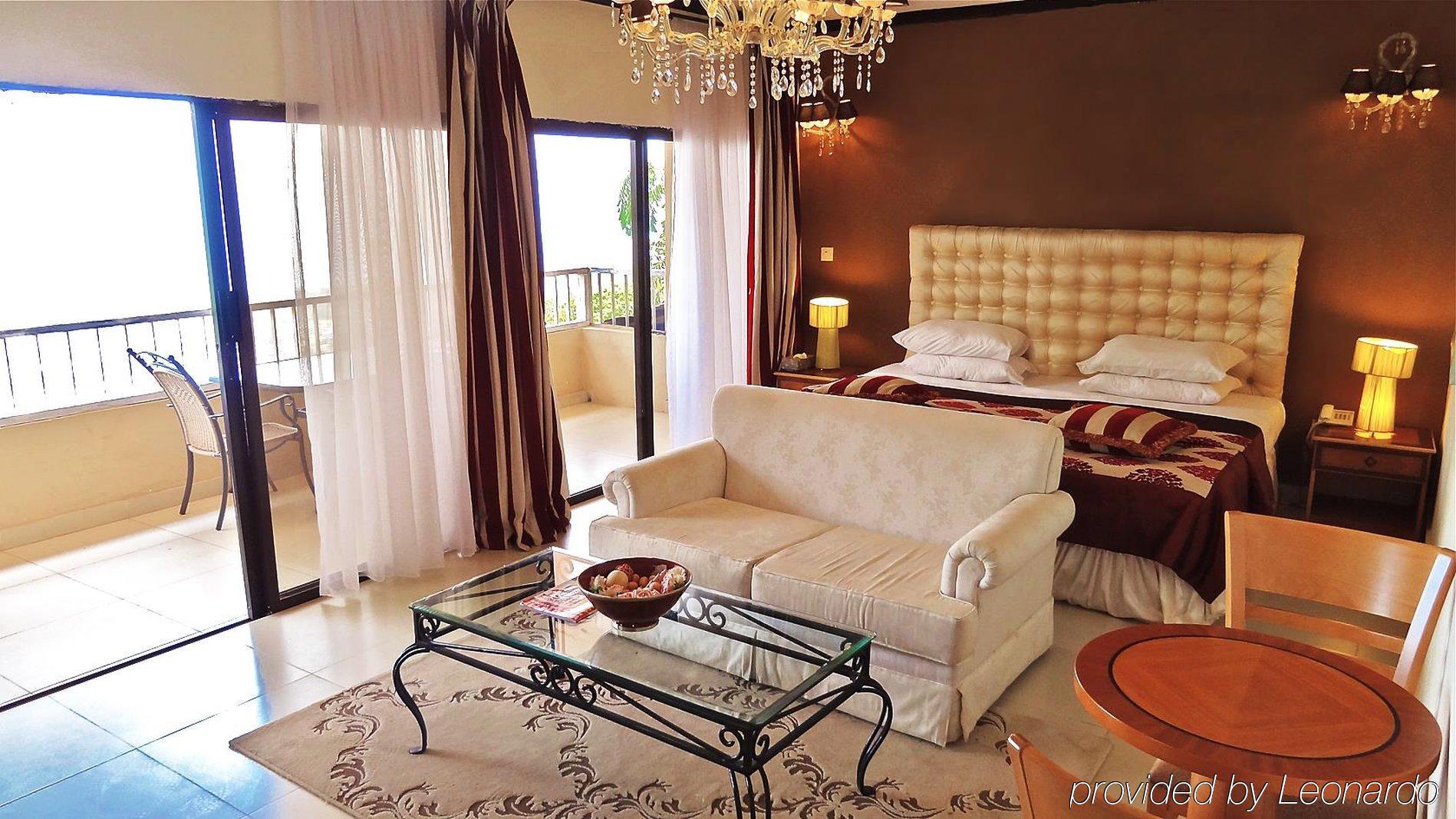 The Country Lodge Hotel Freetown Kültér fotó