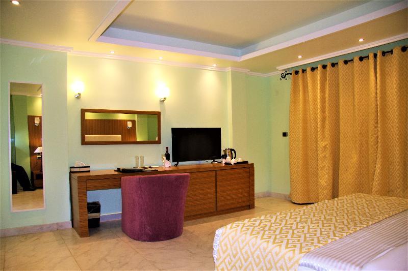 The Country Lodge Hotel Freetown Kültér fotó