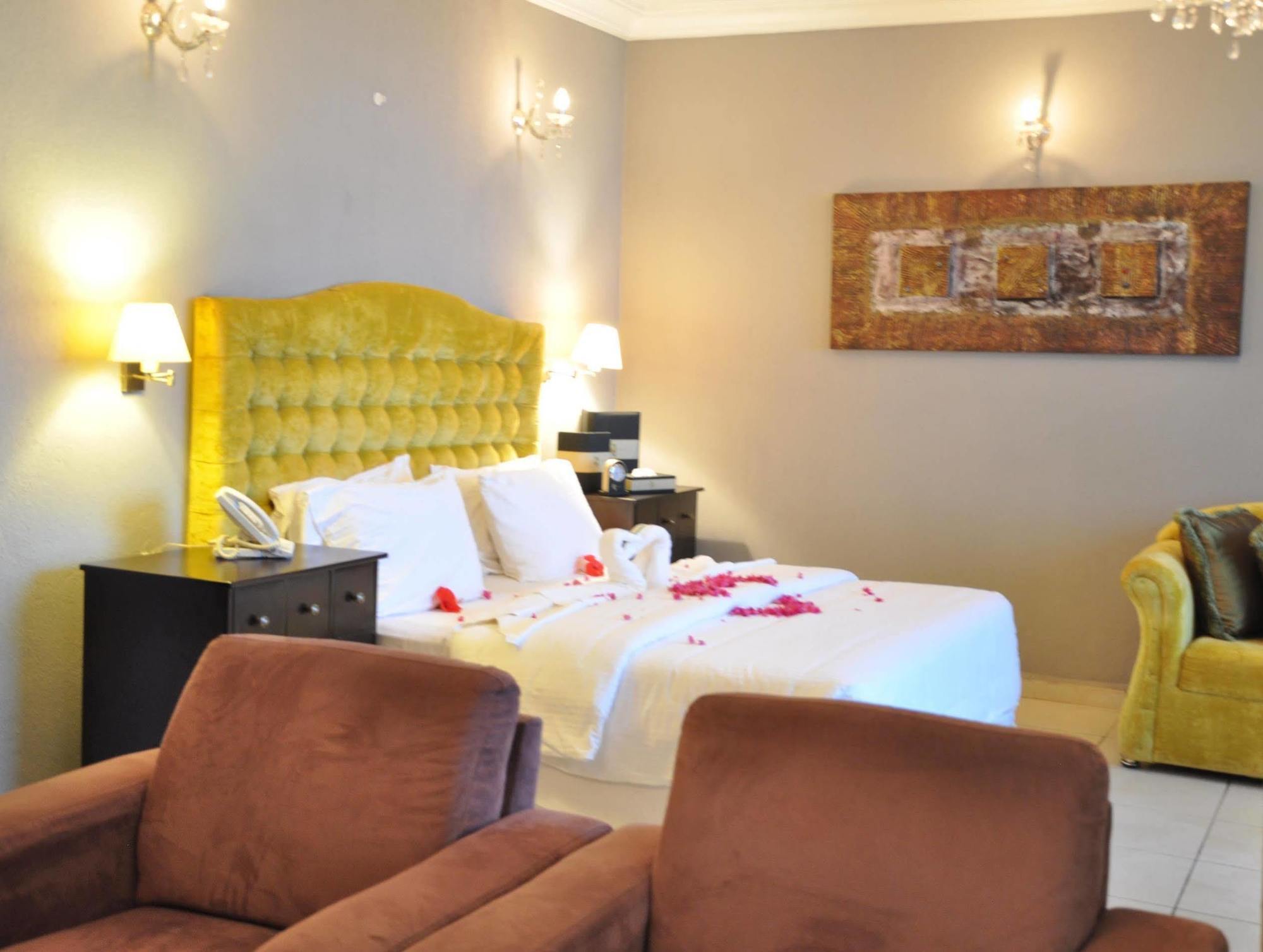 The Country Lodge Hotel Freetown Kültér fotó