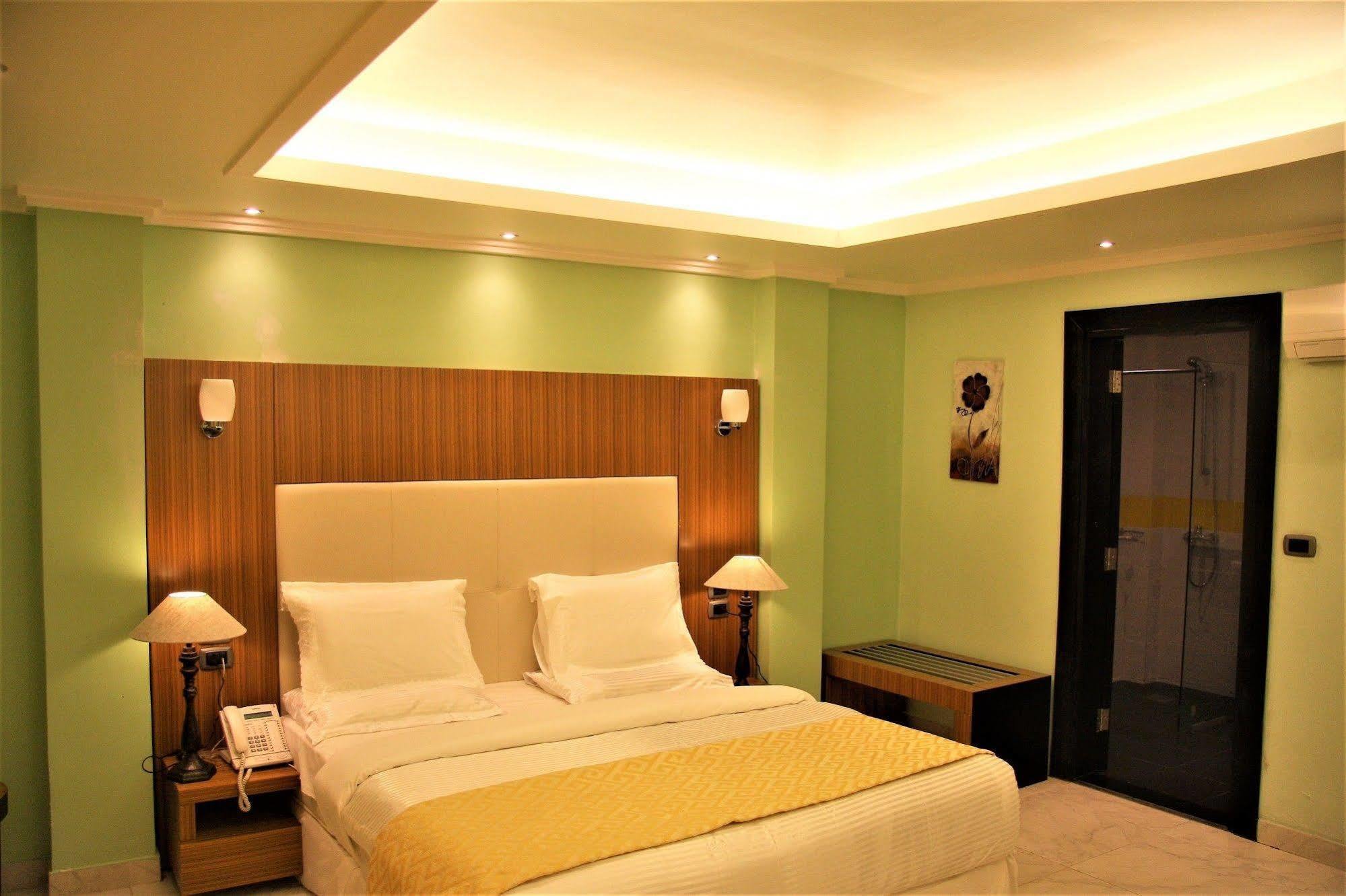 The Country Lodge Hotel Freetown Kültér fotó