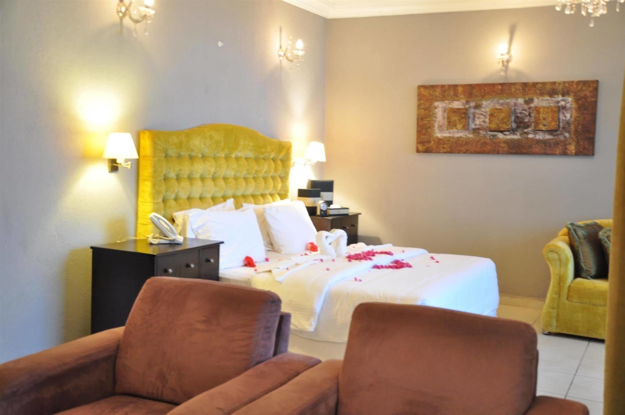 The Country Lodge Hotel Freetown Kültér fotó