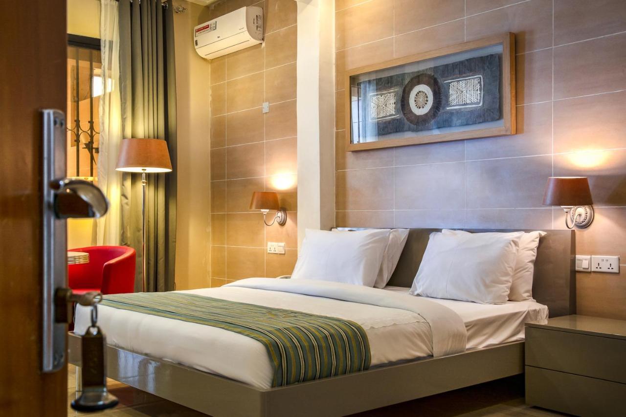 The Country Lodge Hotel Freetown Kültér fotó